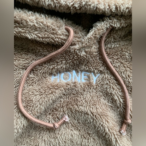 Fuzzy ‘honey’ set - Picture 3 of 7